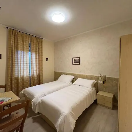 Aquila Otel *